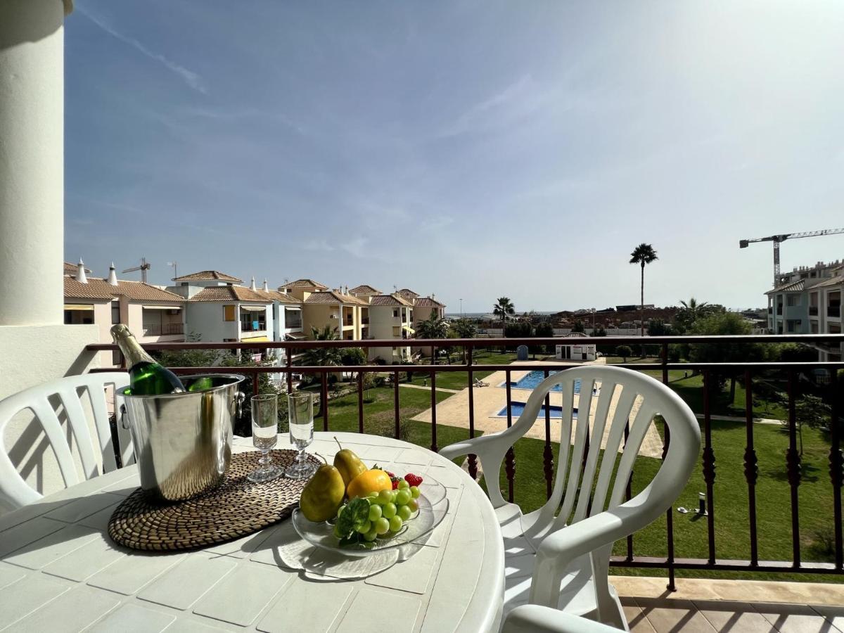 Quarteira Elegant With Pool By Homing Apartment Exterior foto
