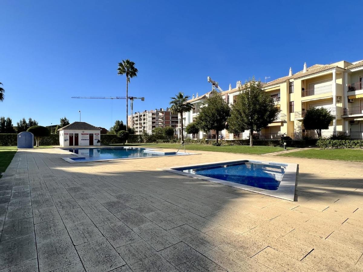Quarteira Elegant With Pool By Homing Apartment Exterior foto